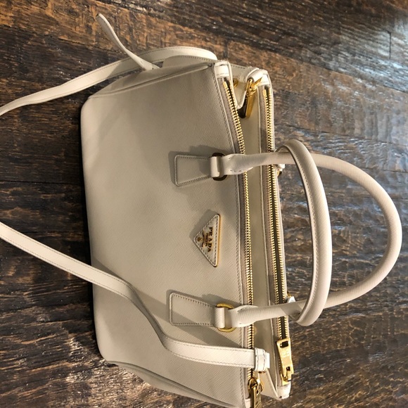 Prada bag - Picture 5 of 5
